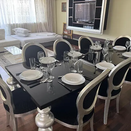 Coralia Luna Park Apartment Mamaia